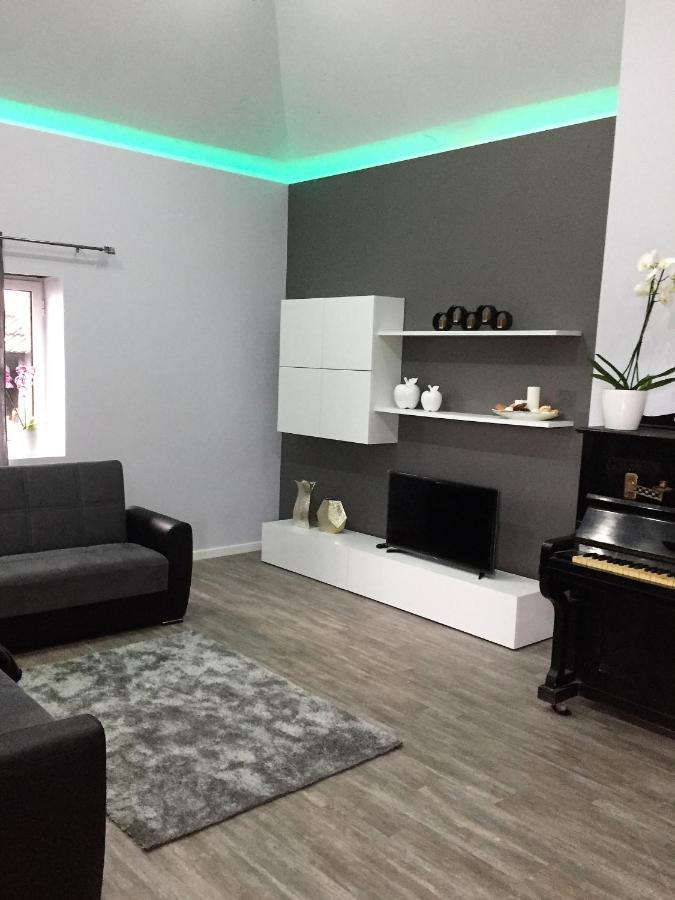 Cottage Quinze, Contemporary Designed Cottage With Swimming Pool Понта-Делгада Экстерьер фото