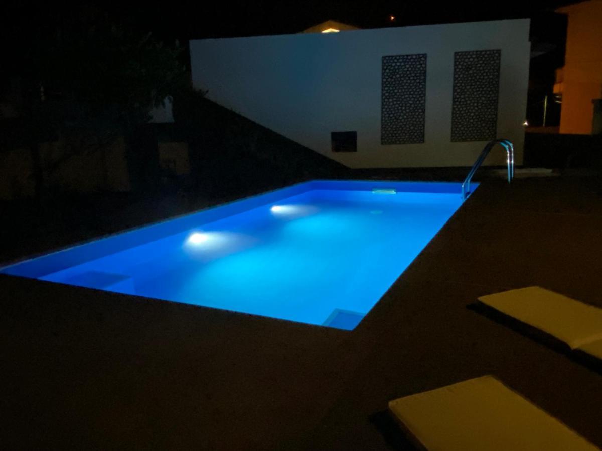 Cottage Quinze, Contemporary Designed Cottage With Swimming Pool Понта-Делгада Экстерьер фото